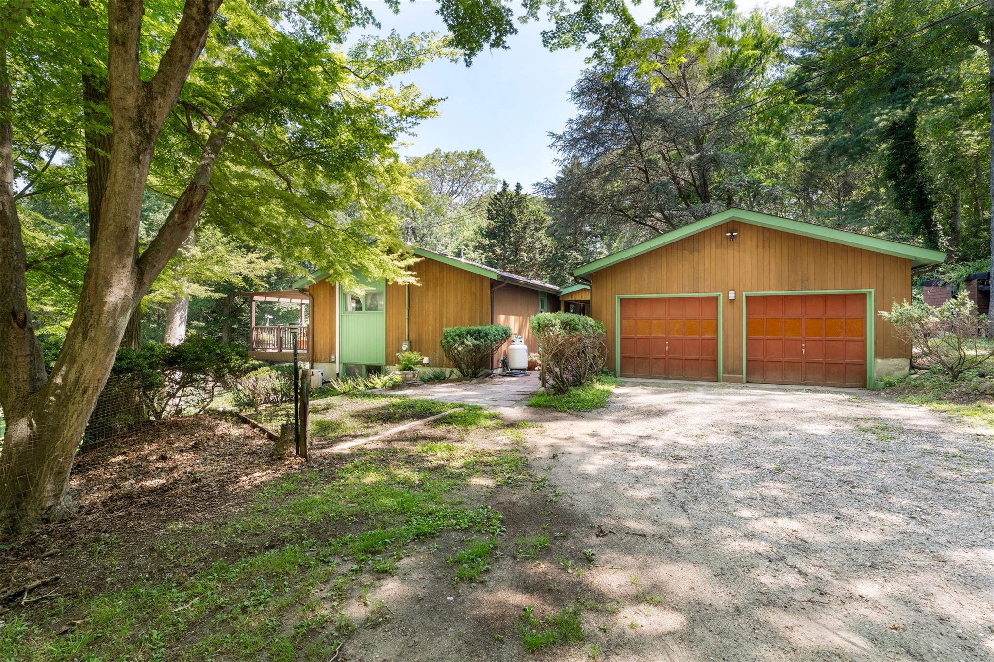 21 W Bartlett Road