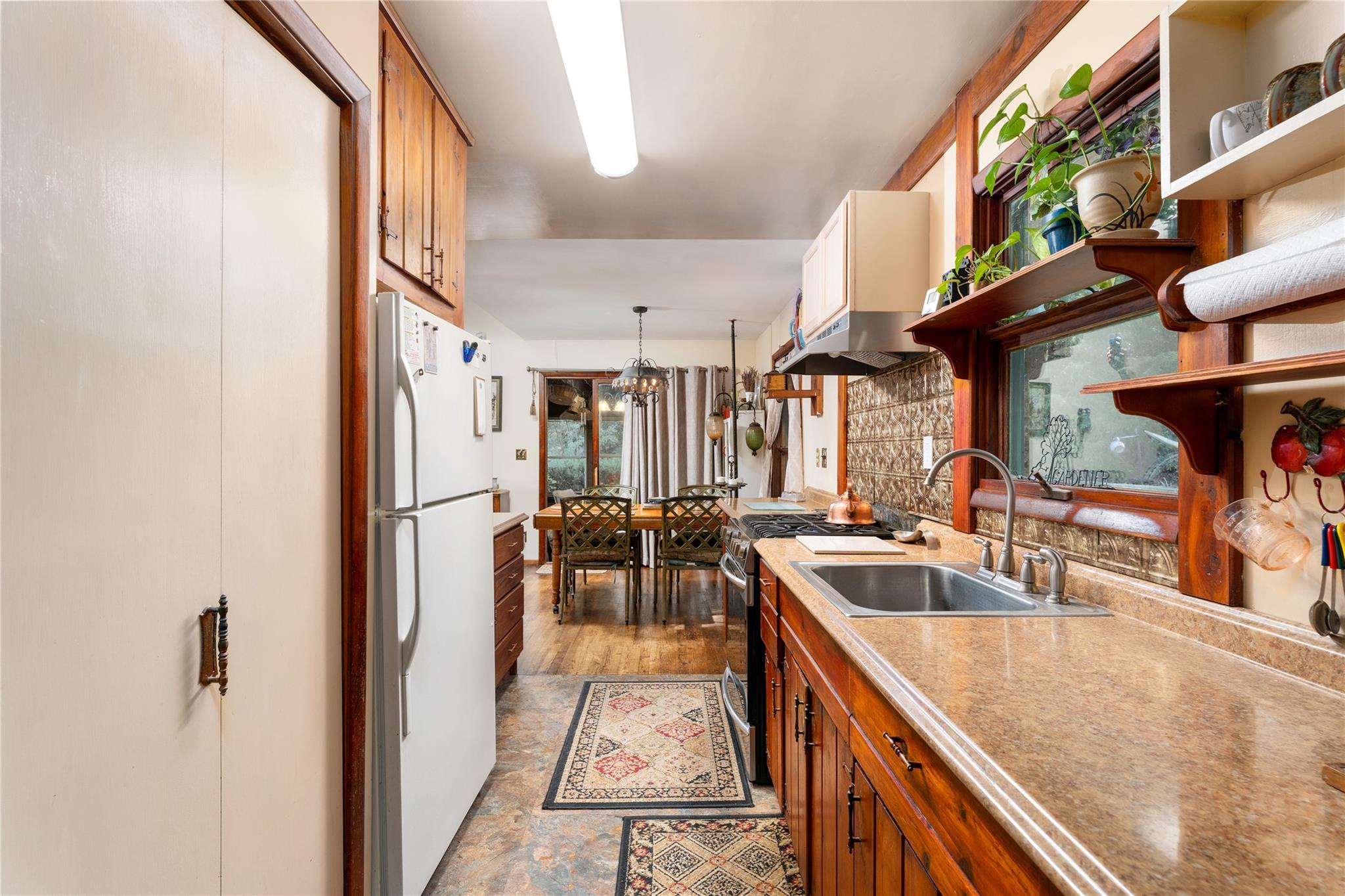 21 W Bartlett Road