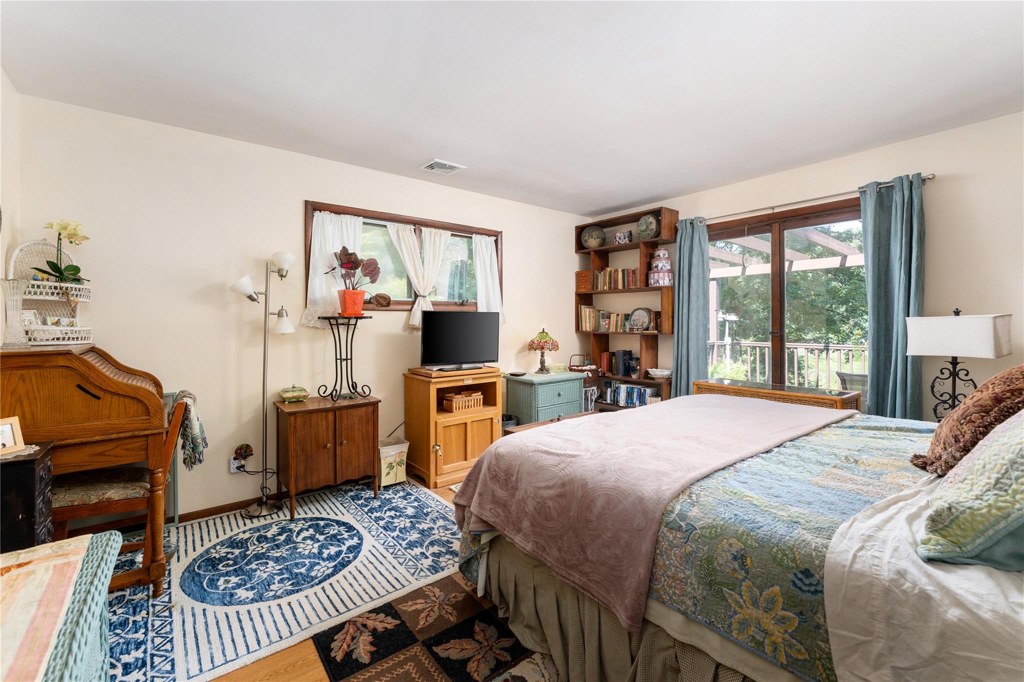 21 W Bartlett Road