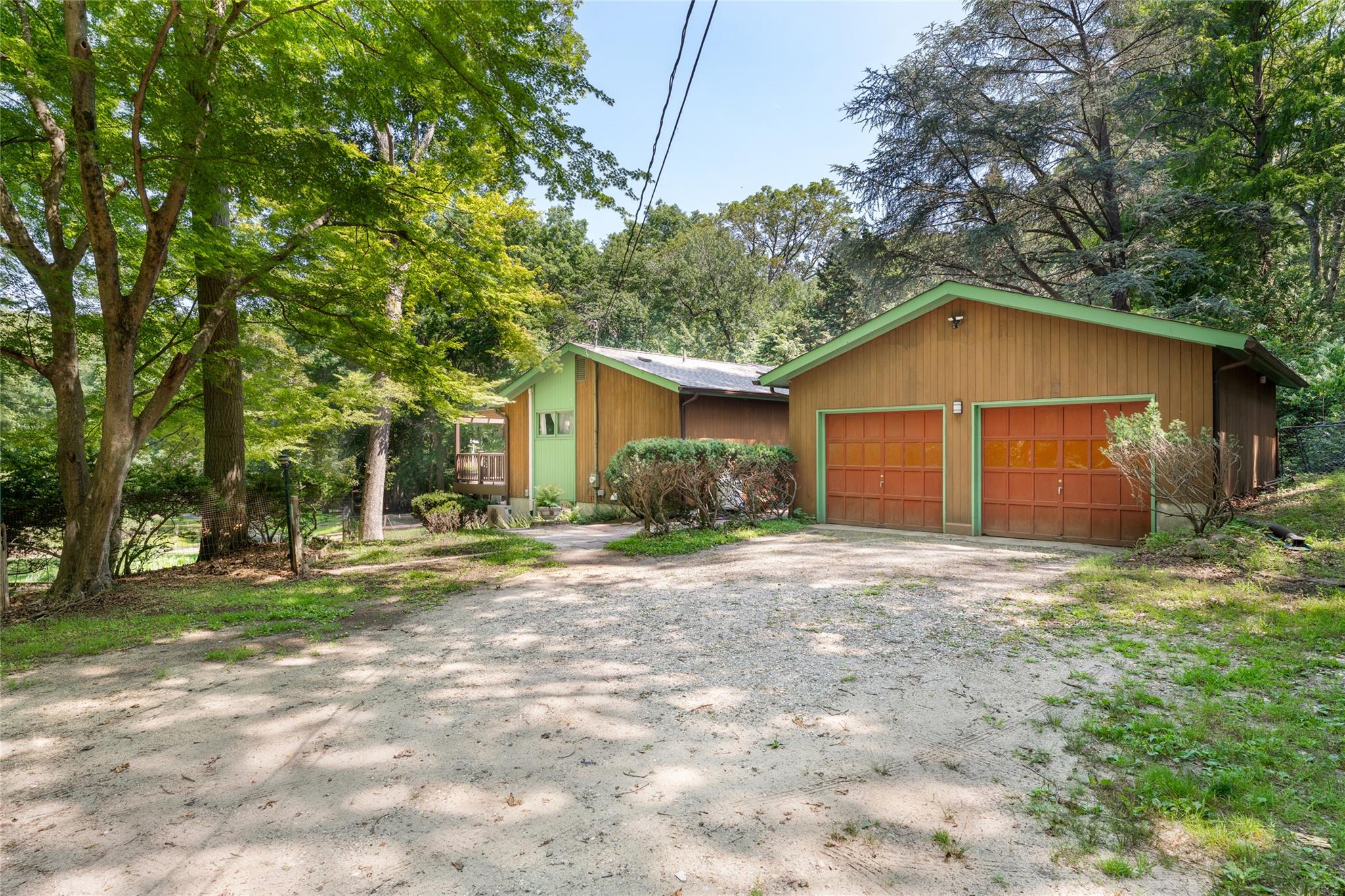 21 W Bartlett Road