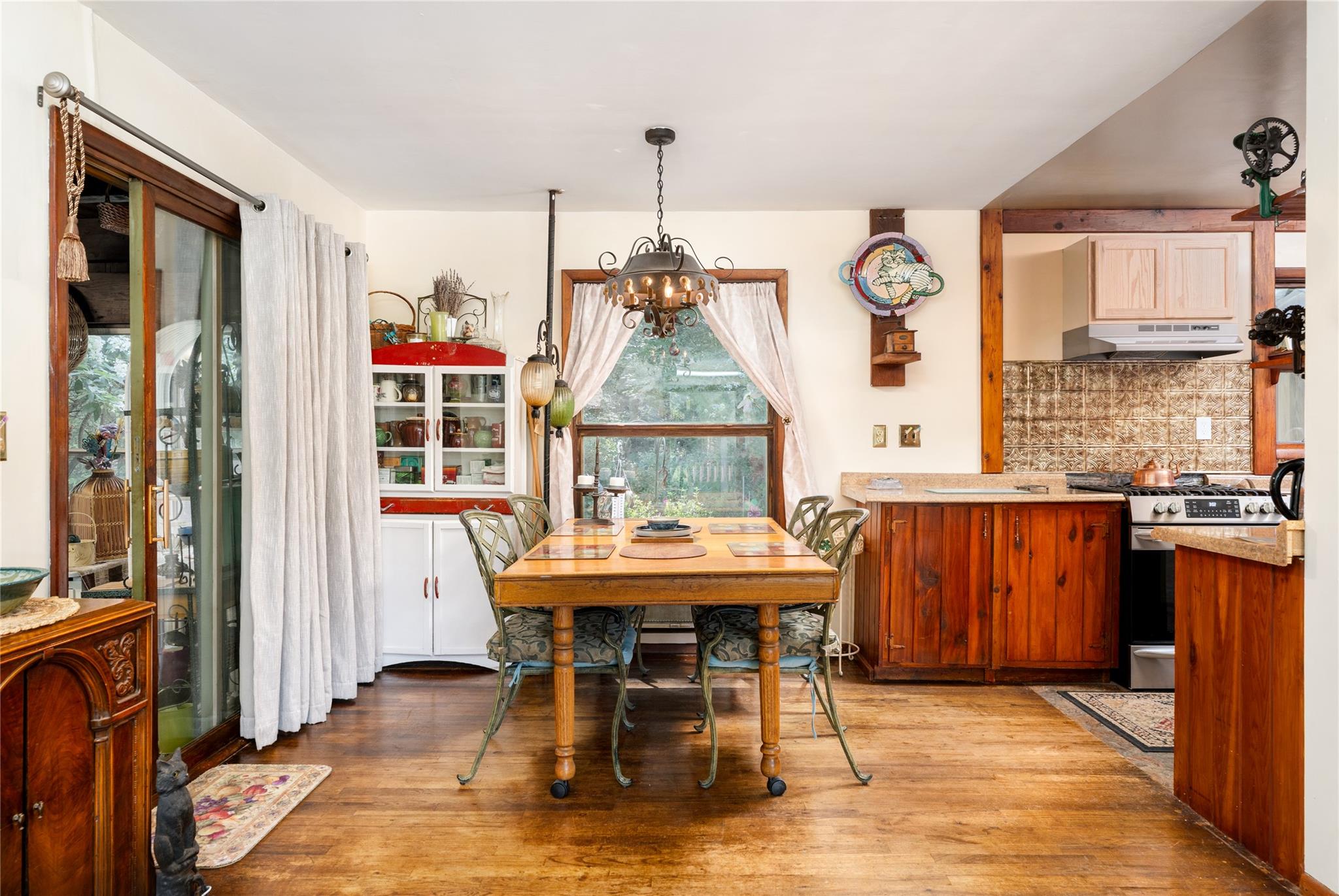 21 W Bartlett Road