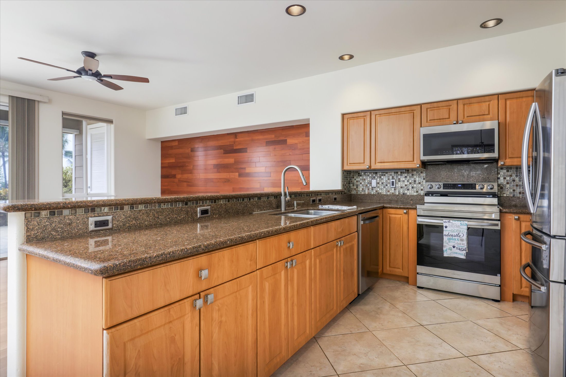 75-6060 KUAKINI HWY E4
