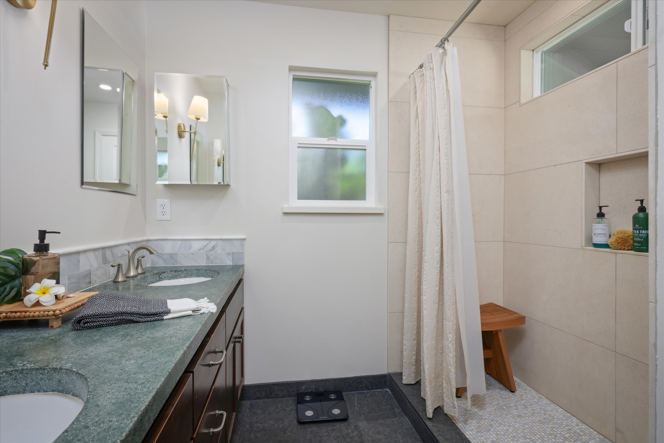 73-1060 KUULEIALOHA CIRCLE