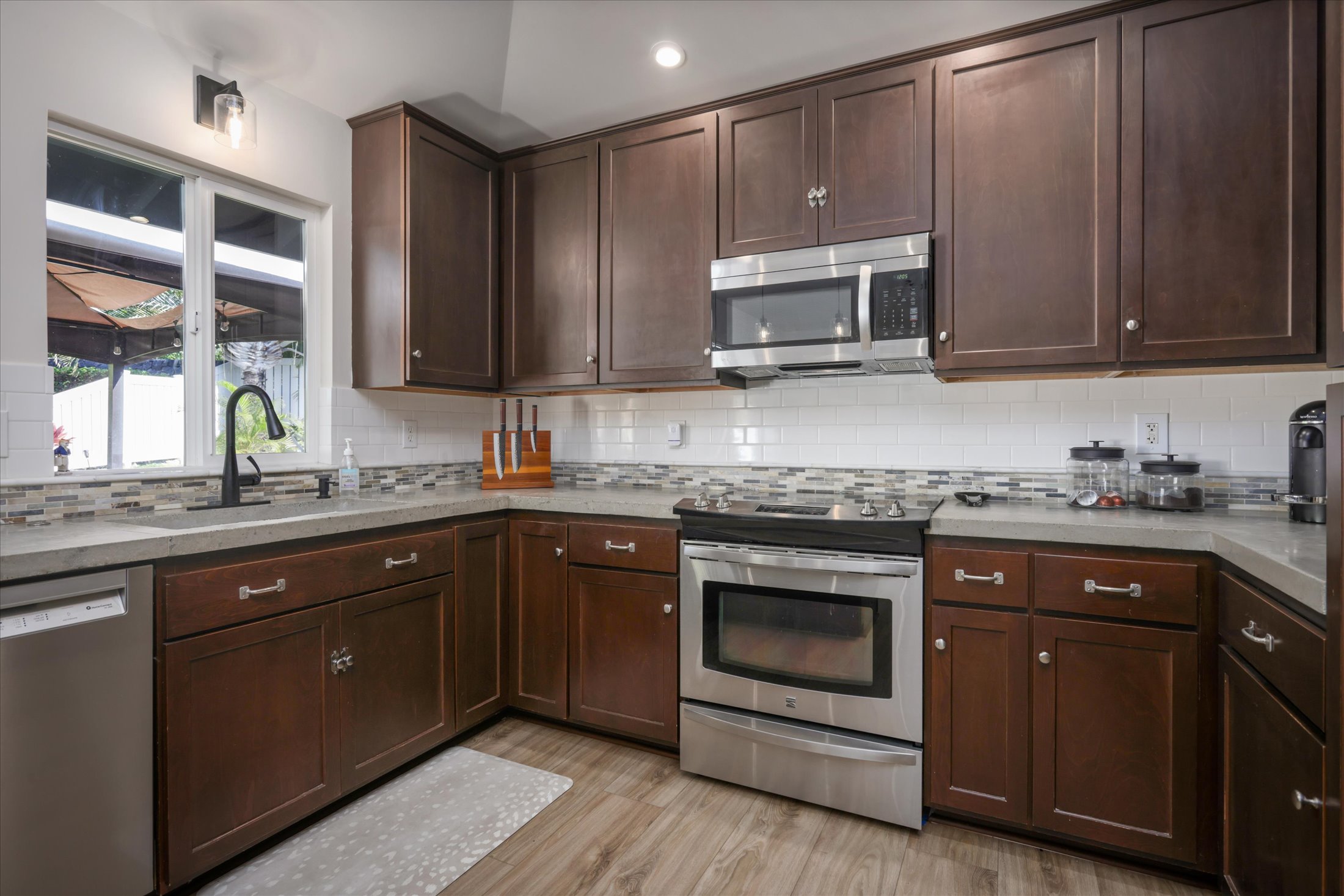 73-1060 KUULEIALOHA CIRCLE