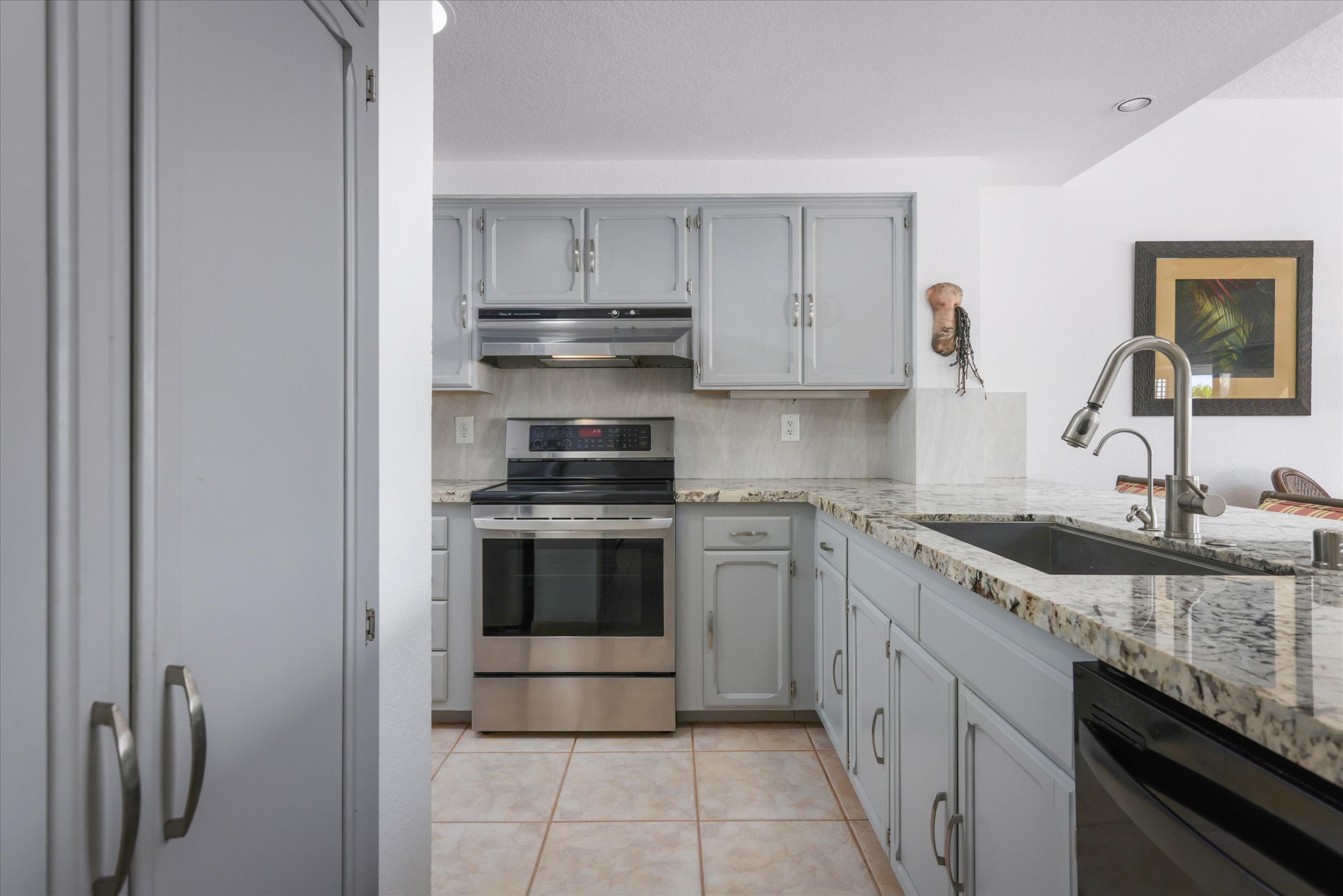 78-6842 ALII DR 1204