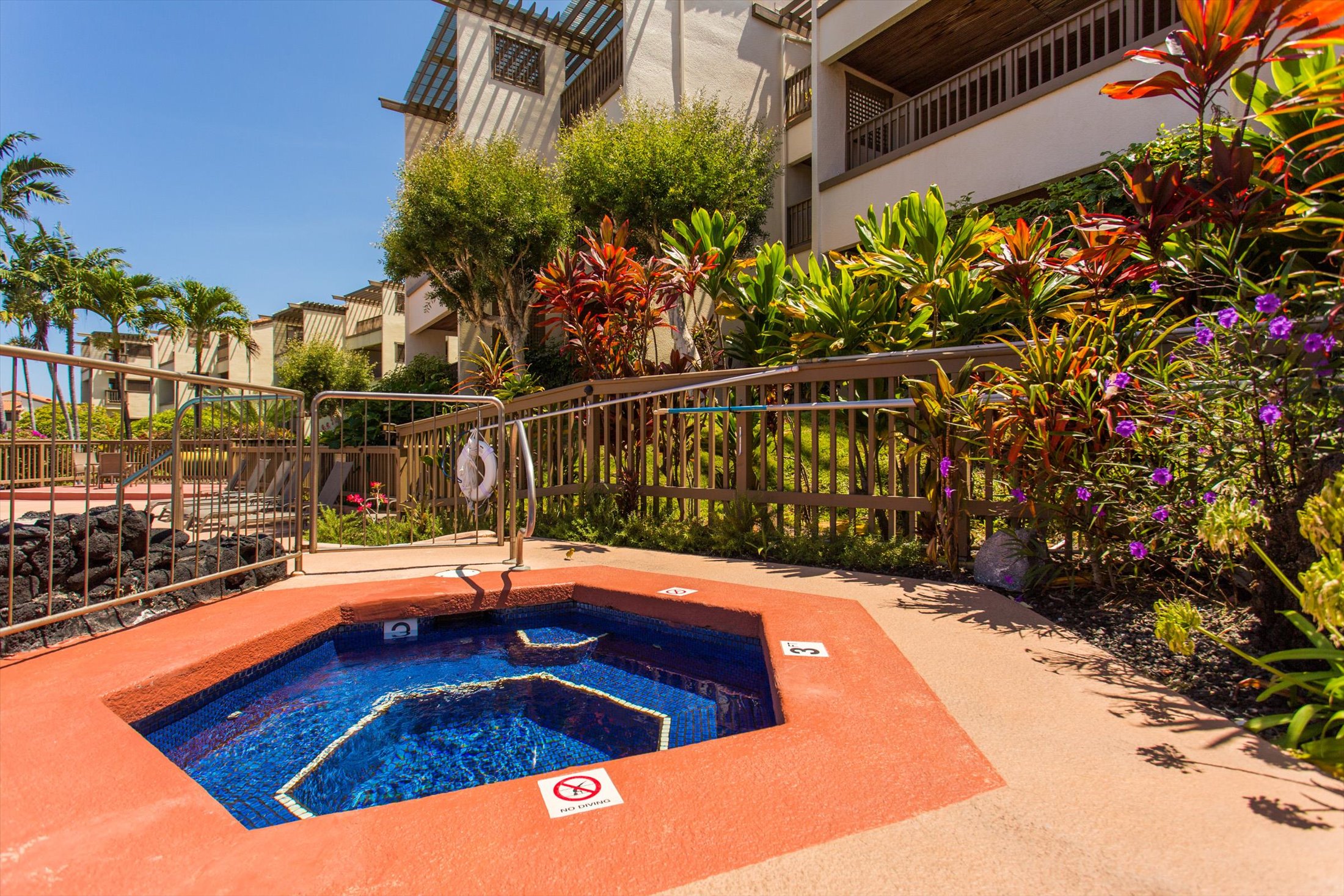 78-6842 ALII DR 1204