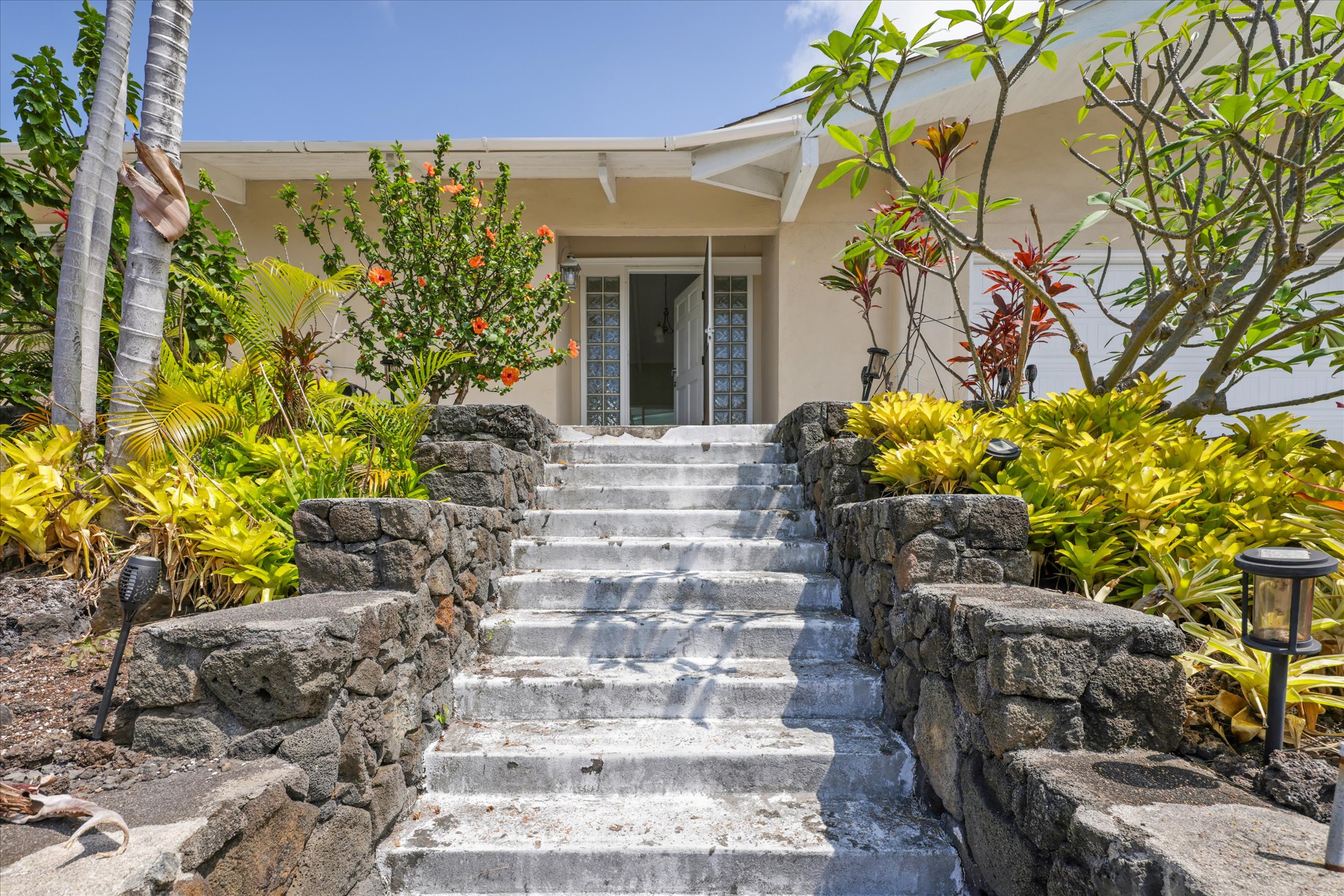 75-329 ALOHA KONA DR