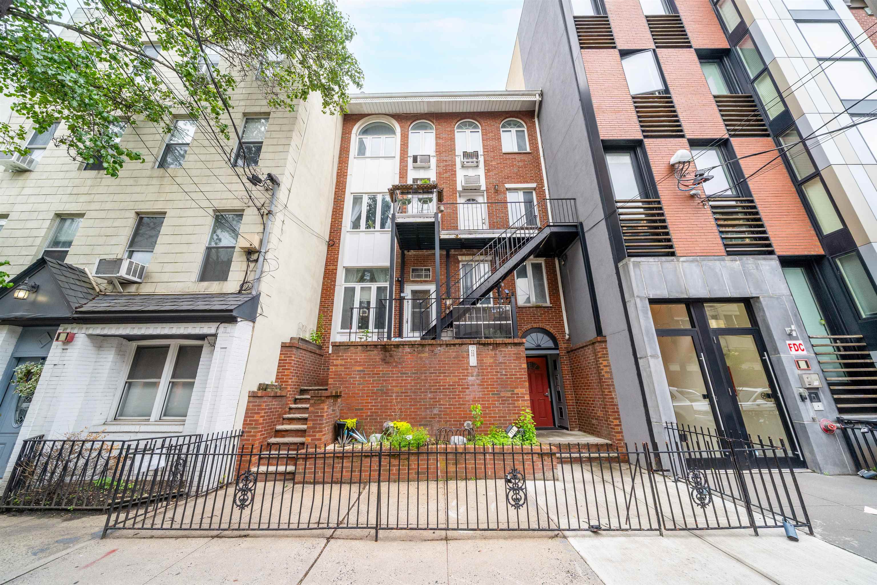 117 CLINTON ST Unit: 2FS