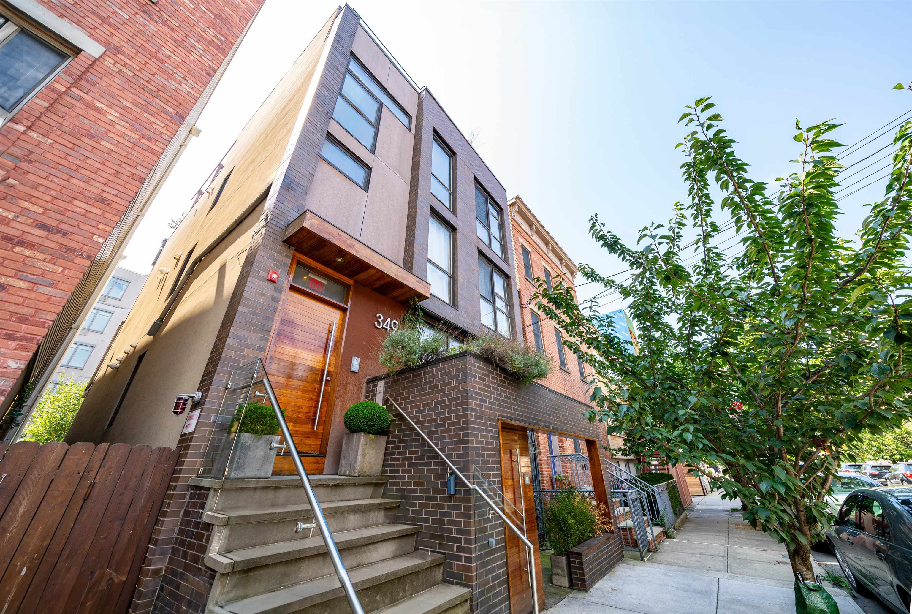 349 4TH ST Unit: PH