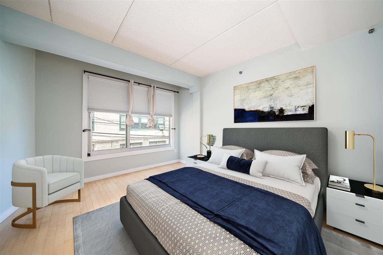 557 2ND ST Unit: 4