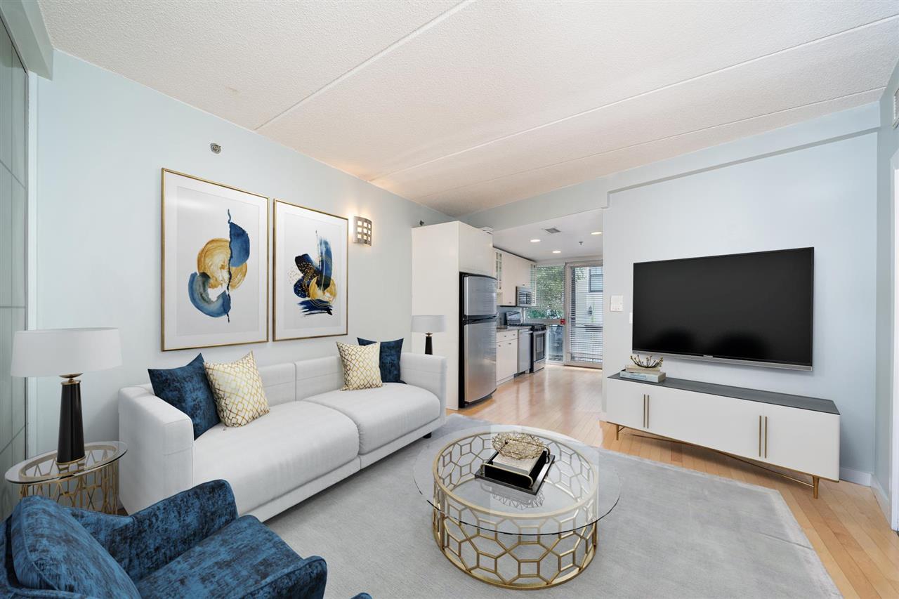 557 2ND ST Unit: 4