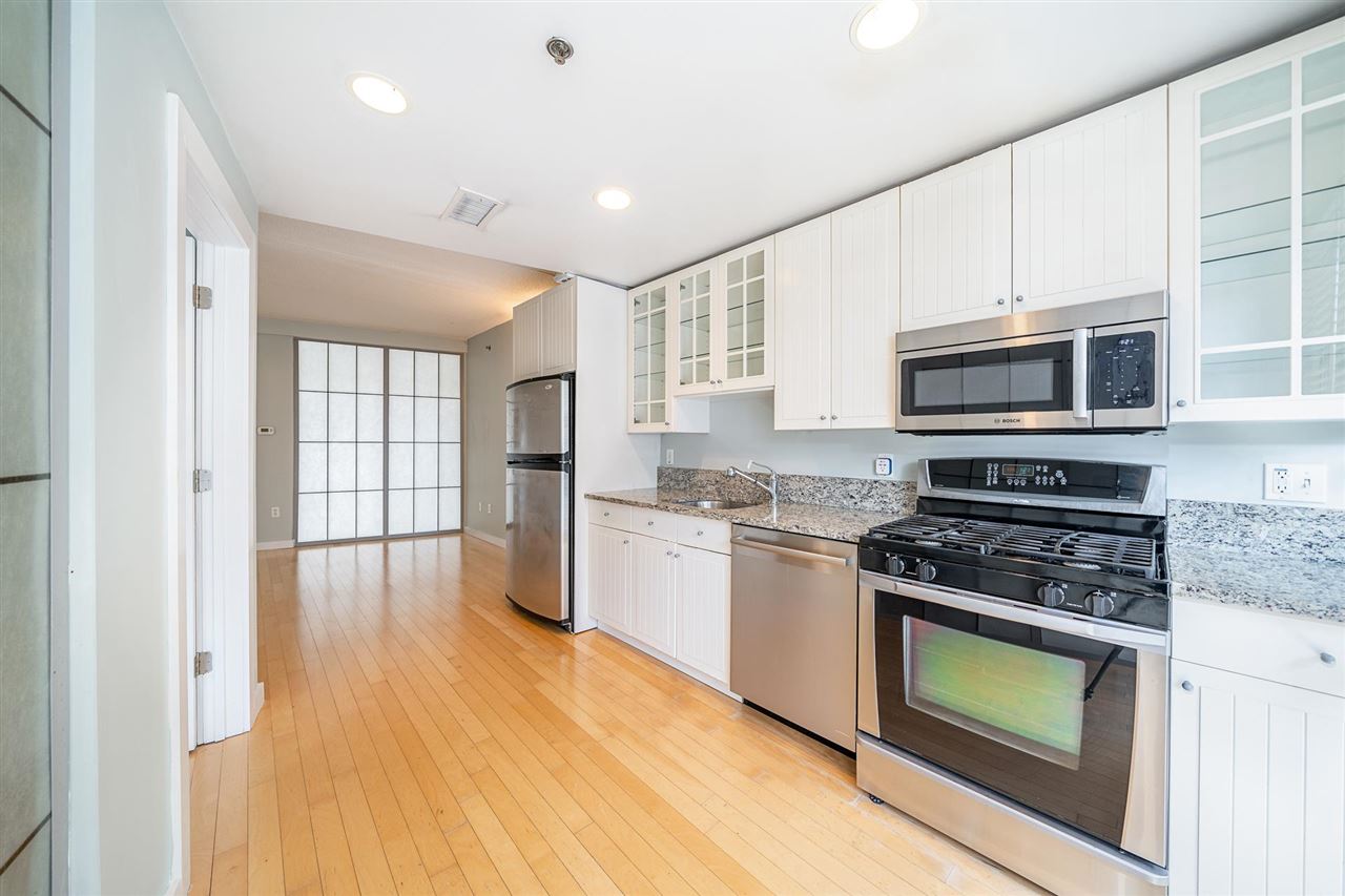 557 2ND ST Unit: 4