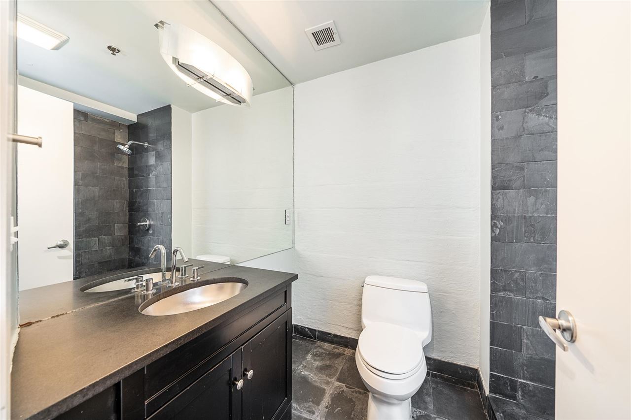 557 2ND ST Unit: 4