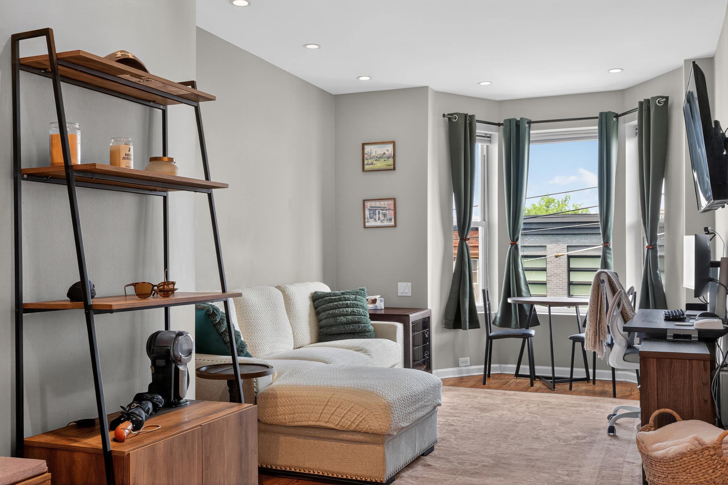 117 BLOOMFIELD ST Unit: 3A
