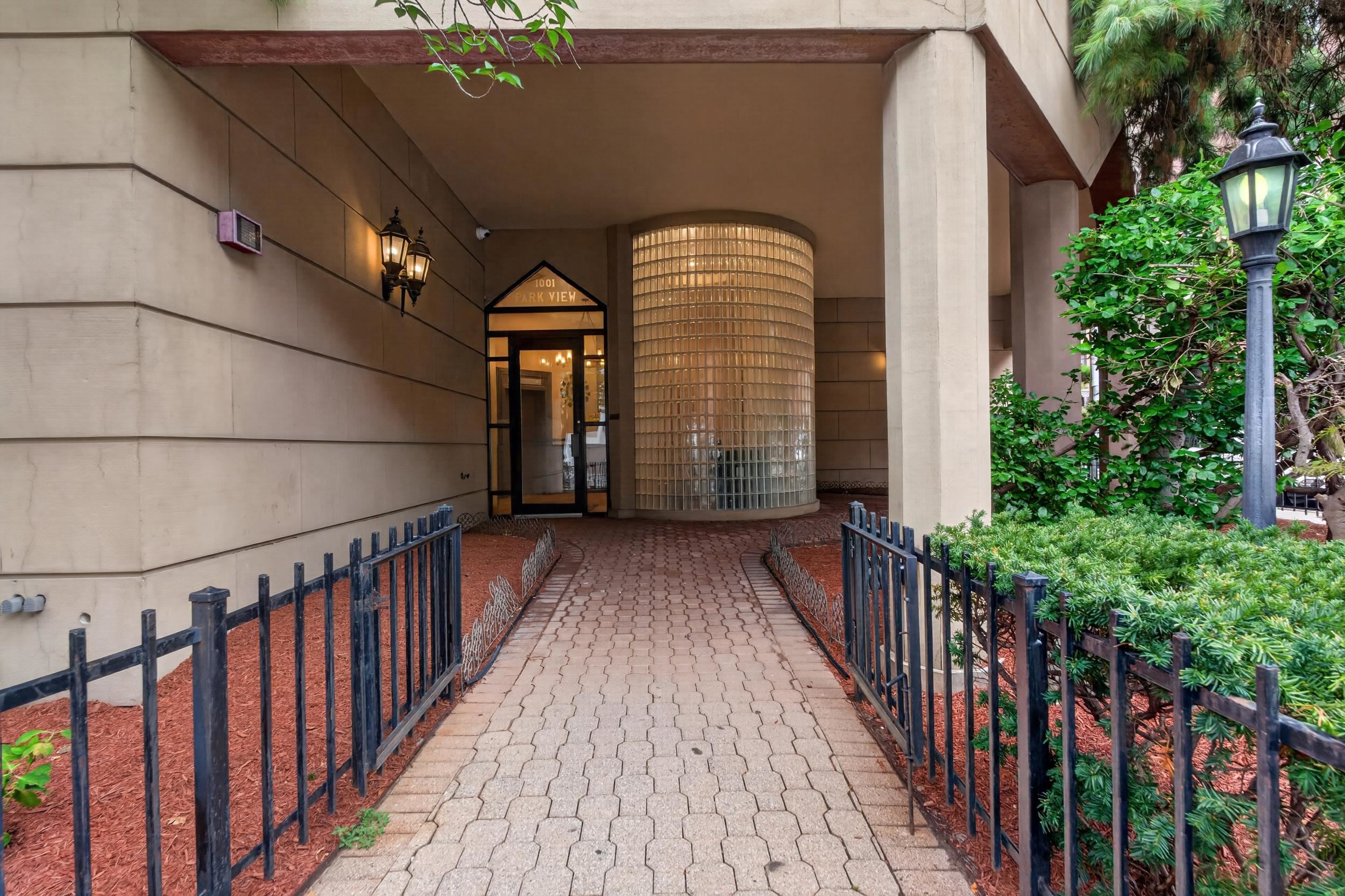 1001 CLINTON ST Unit: 3E