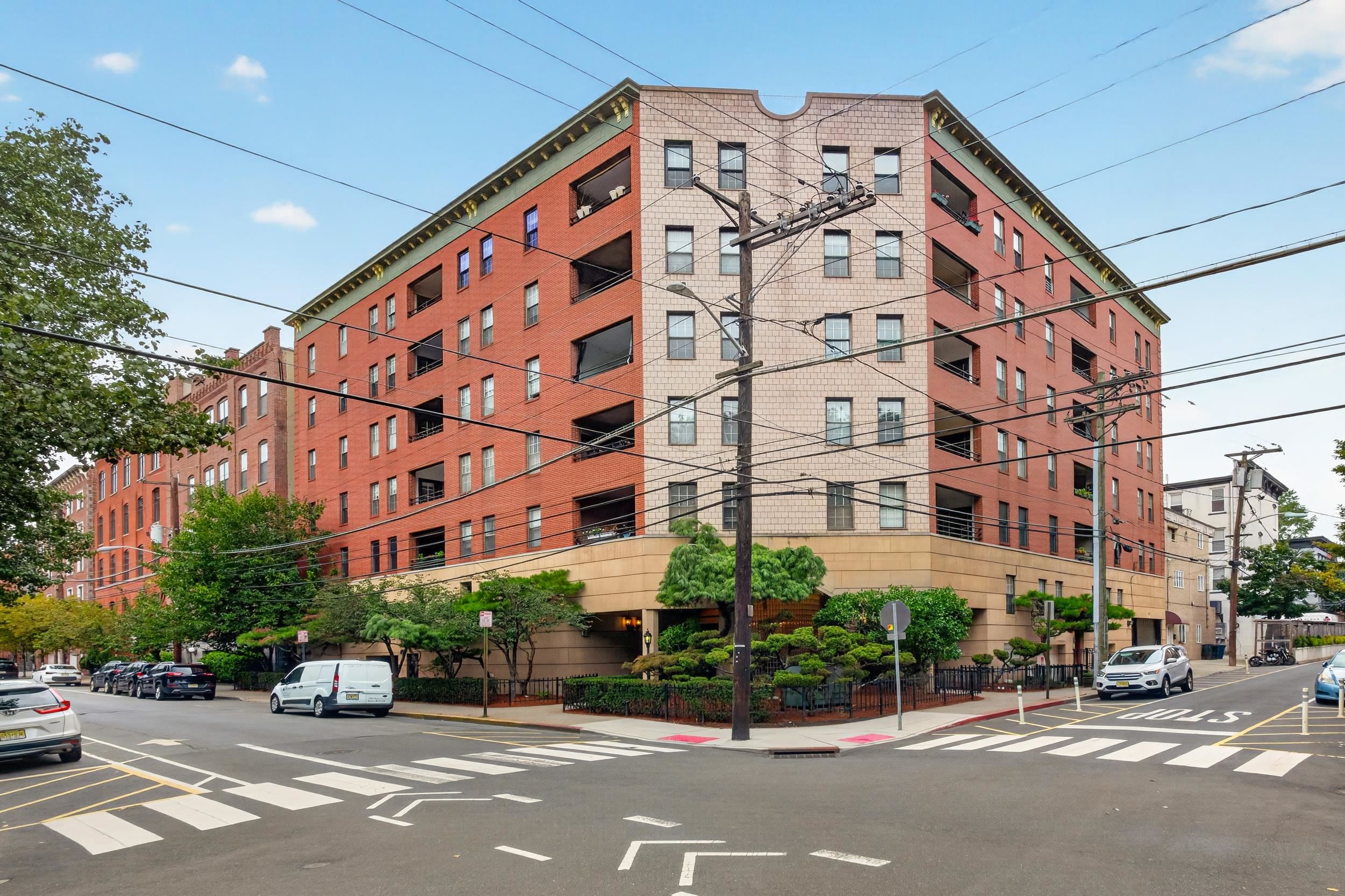 1001 CLINTON ST Unit: 3E