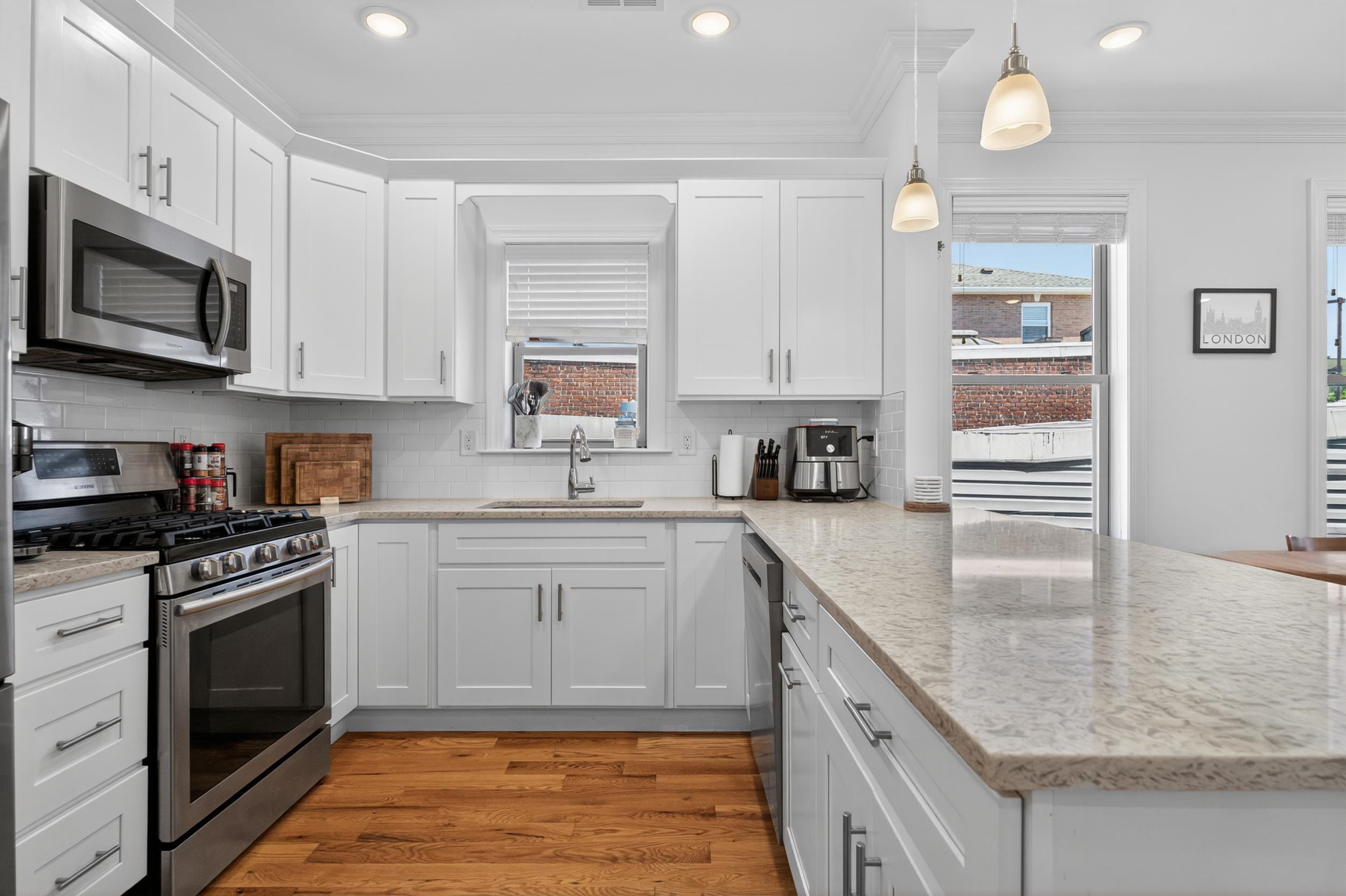 512 4TH ST Unit: 3