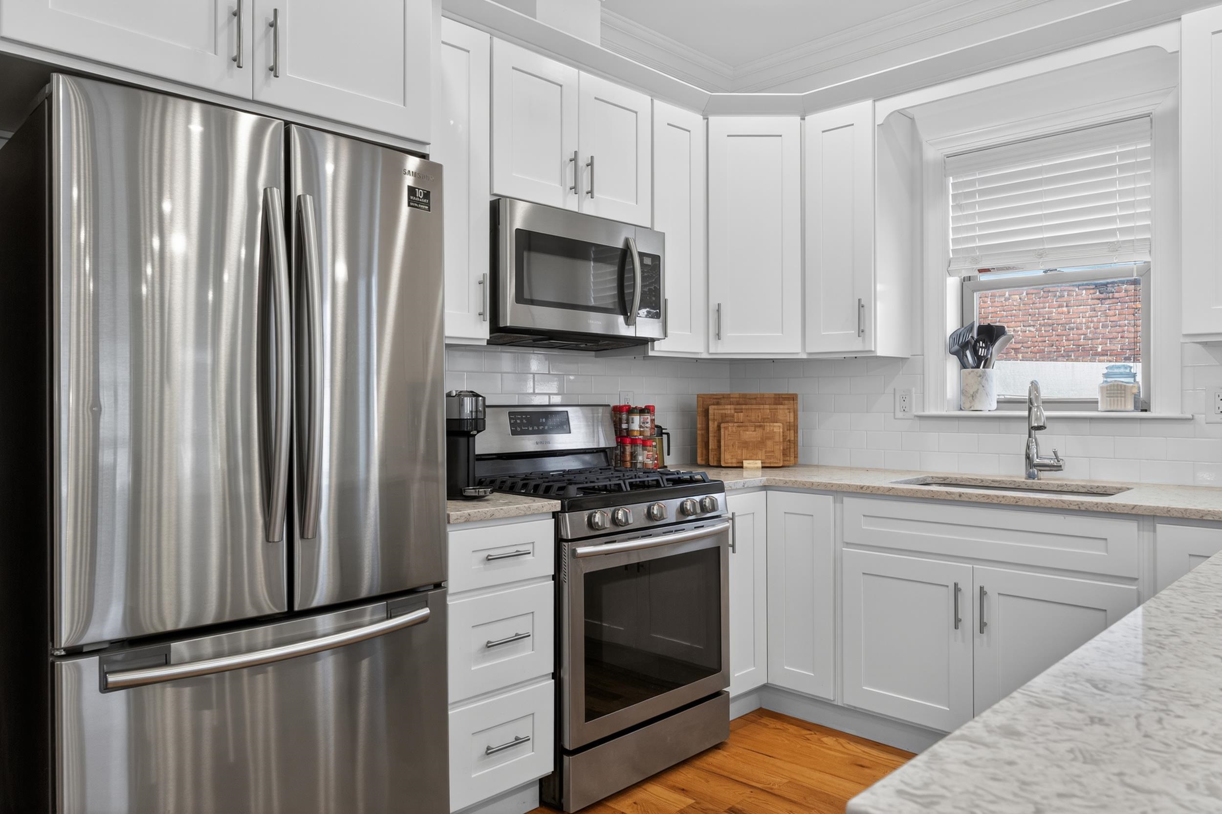 512 4TH ST Unit: 3