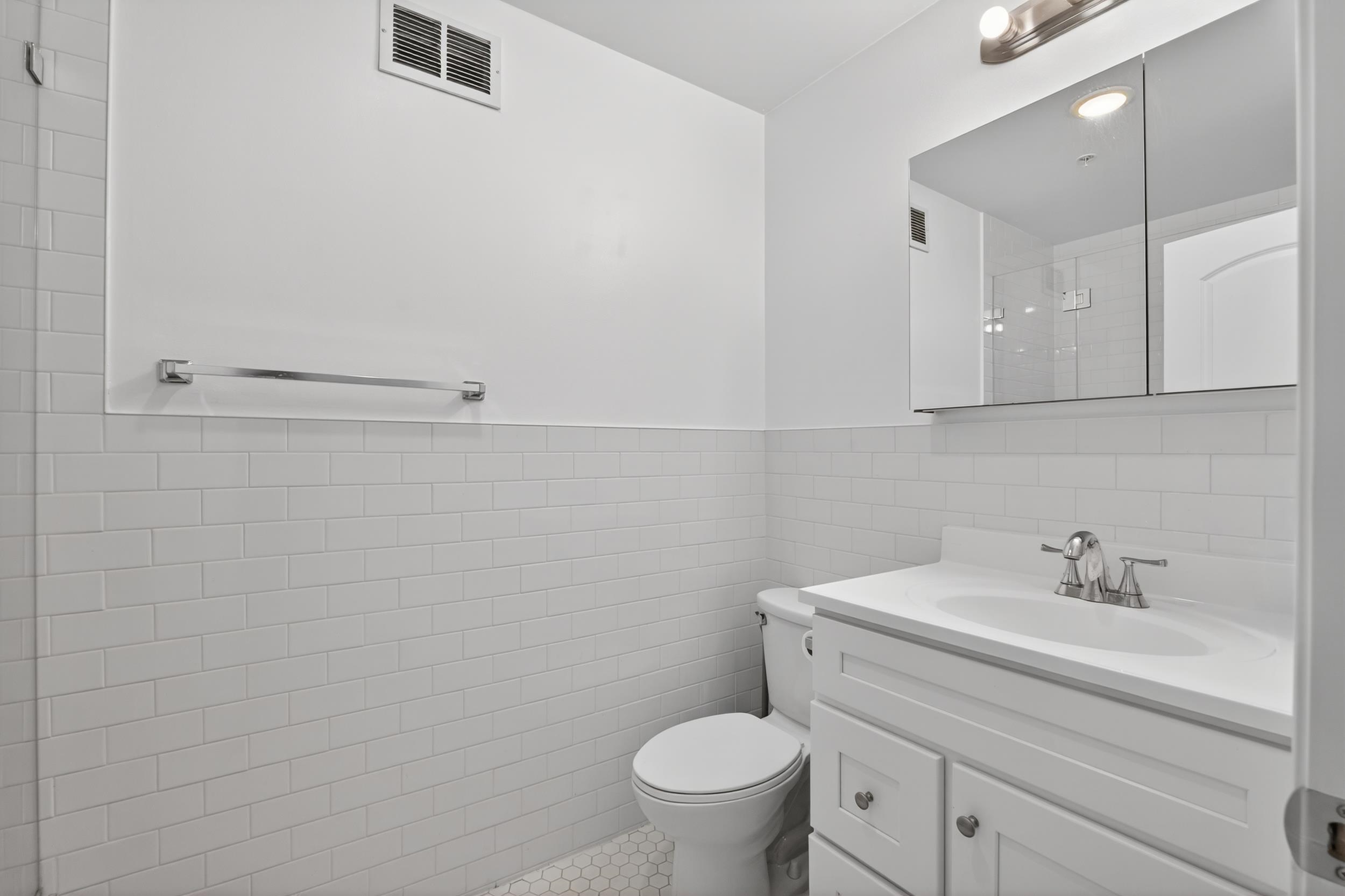 512 4TH ST Unit: 3A