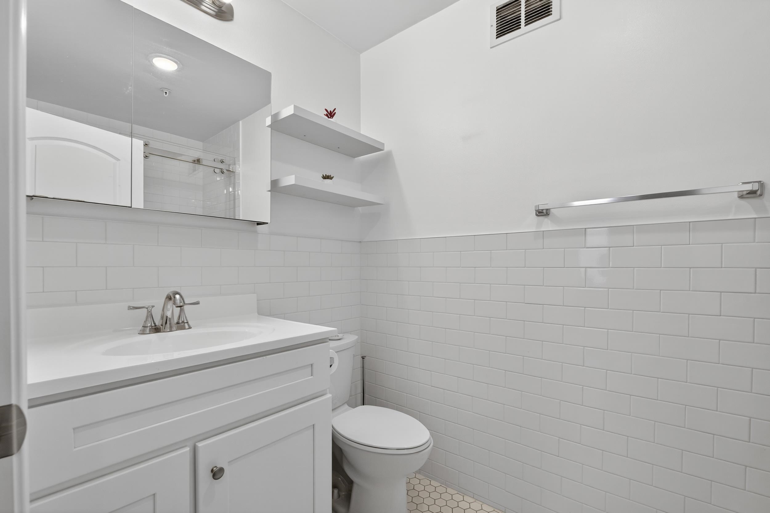 512 4TH ST Unit: 3A