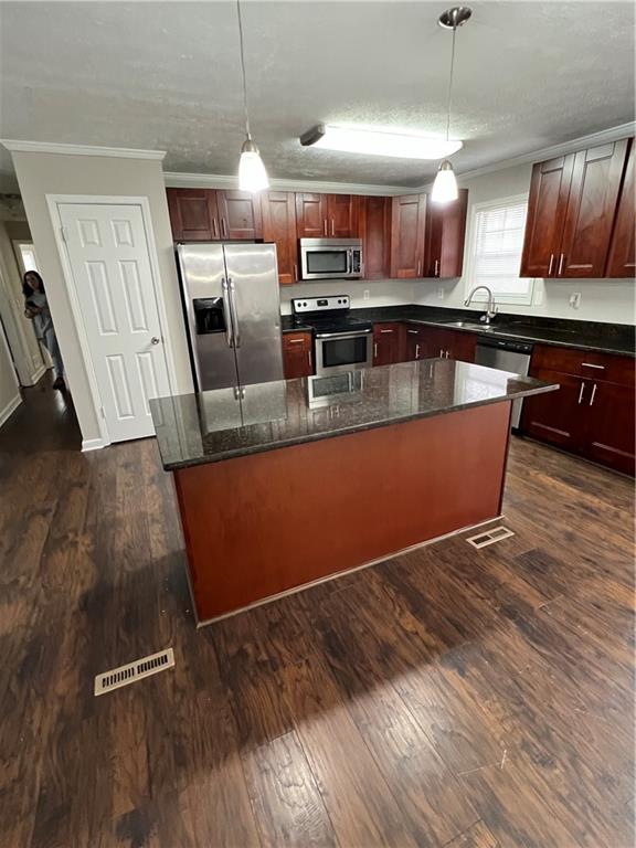 3566 Manhattan Drive