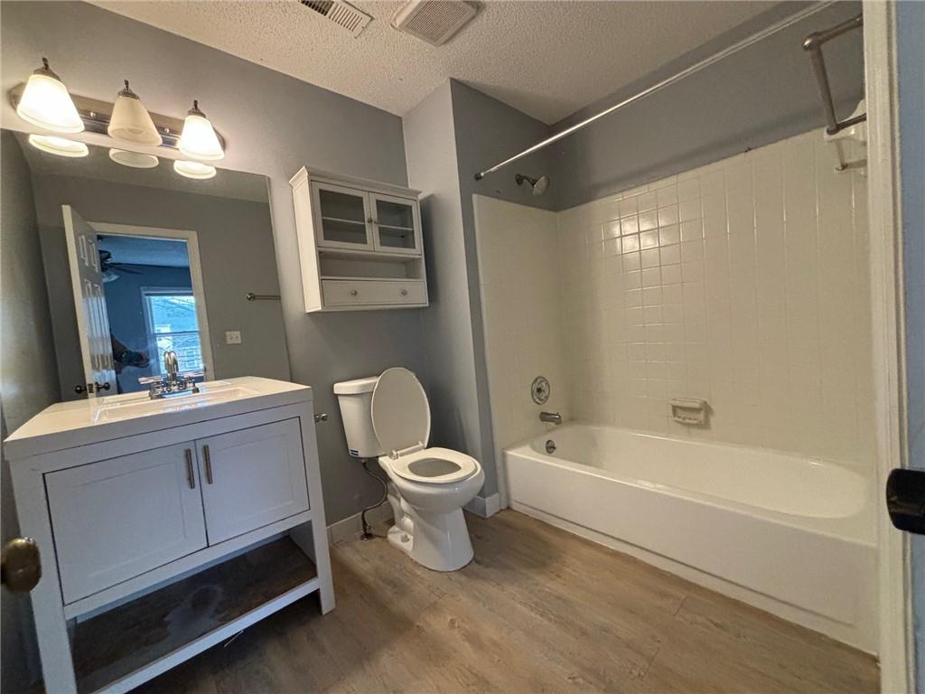 1380 Poplar Pointe SE