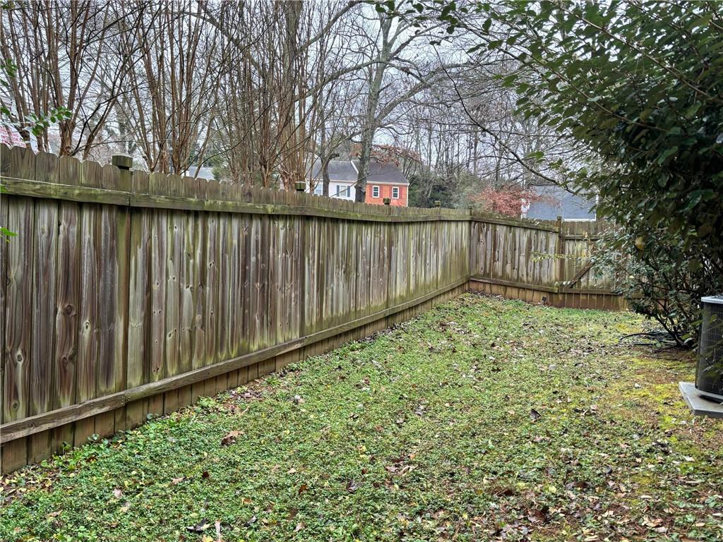 1380 Poplar Pointe SE