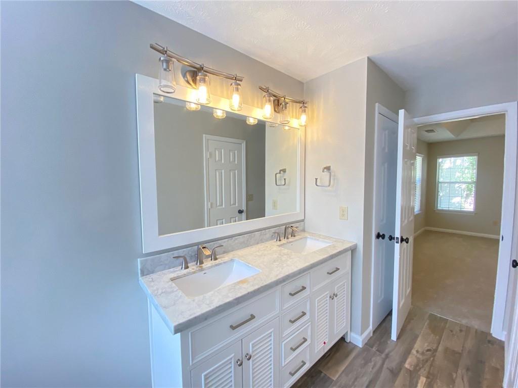 1125 Taylor Oaks Drive