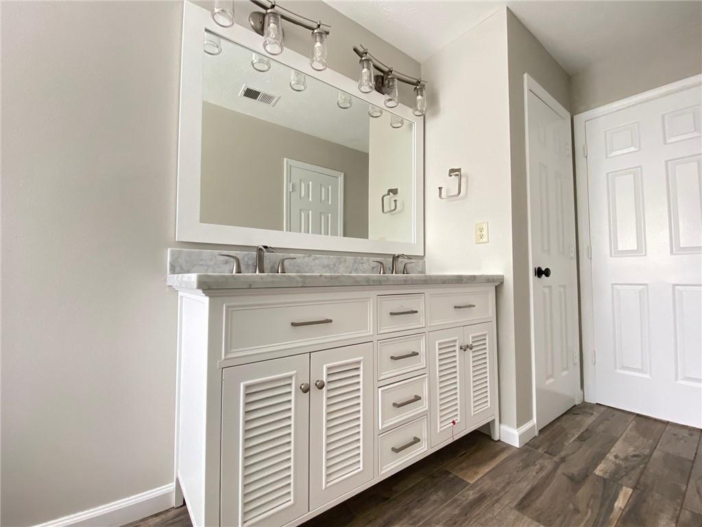 1125 Taylor Oaks Drive