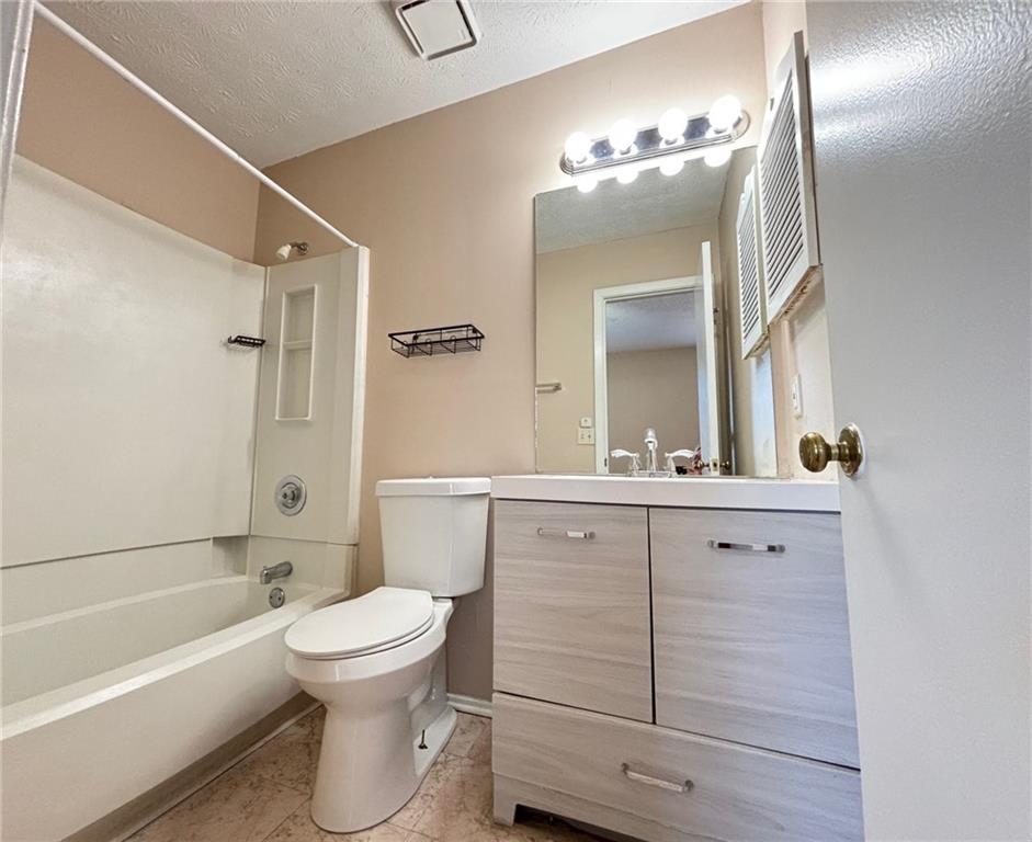 2406 Queen Anne Court