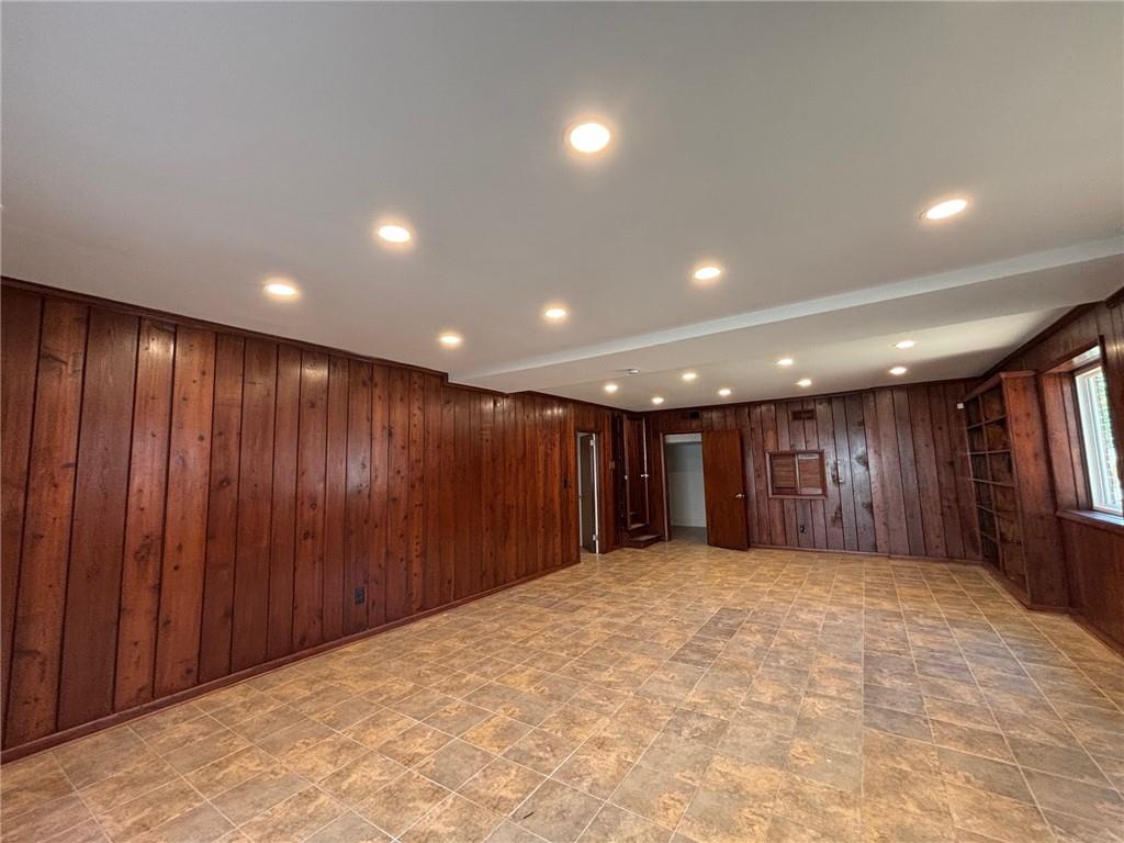 2001 Fisher Trail NE