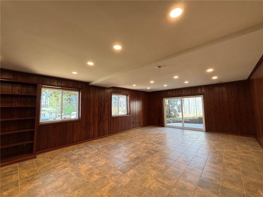 2001 Fisher Trail NE