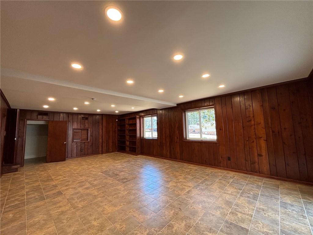 2001 Fisher Trail NE