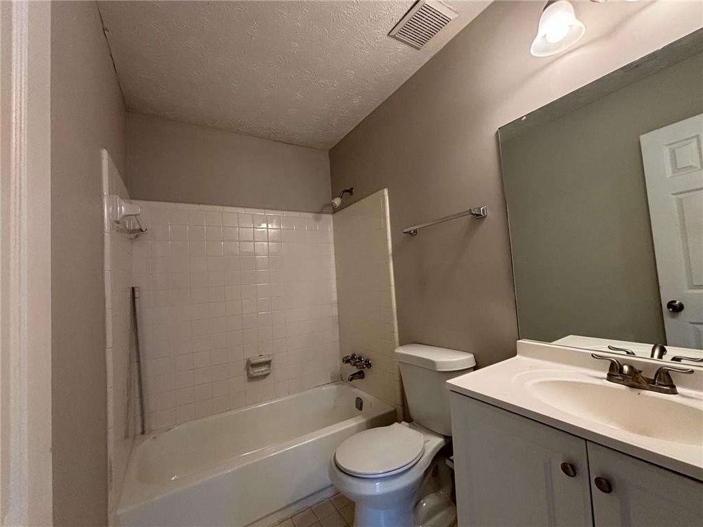 1014 Huntington Trace SE