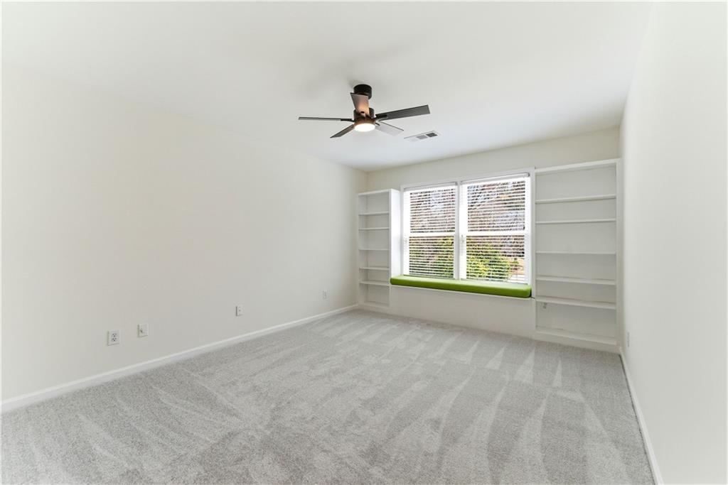 5474 Oxford Chase Way