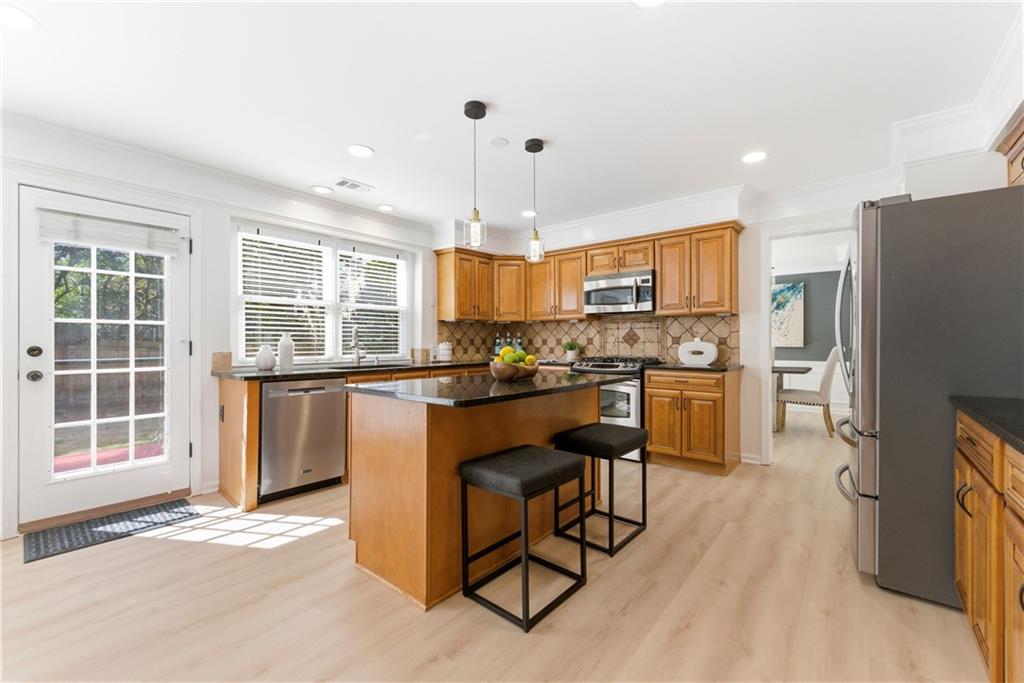 5474 Oxford Chase Way