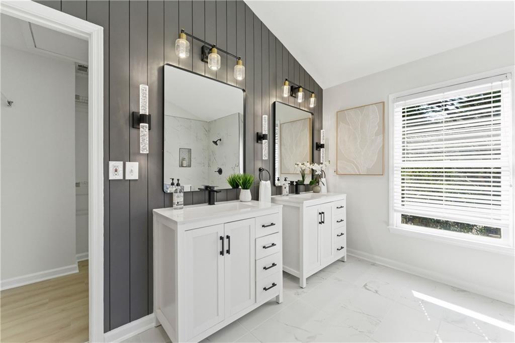 5474 Oxford Chase Way