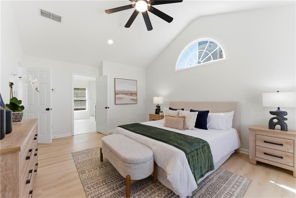 5474 Oxford Chase Way