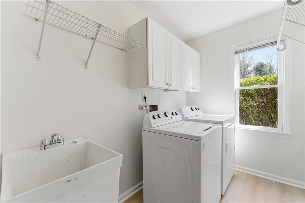 5474 Oxford Chase Way