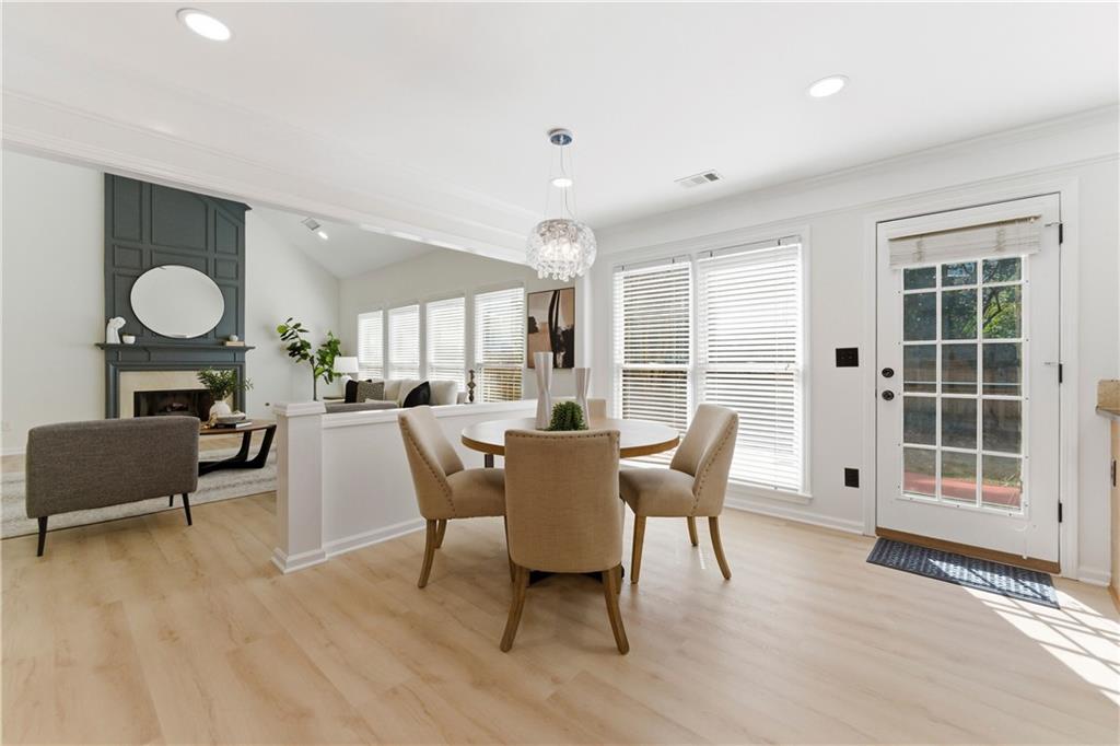 5474 Oxford Chase Way