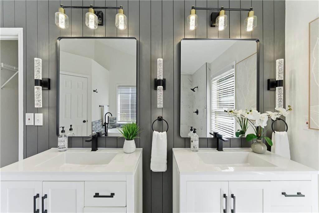 5474 Oxford Chase Way