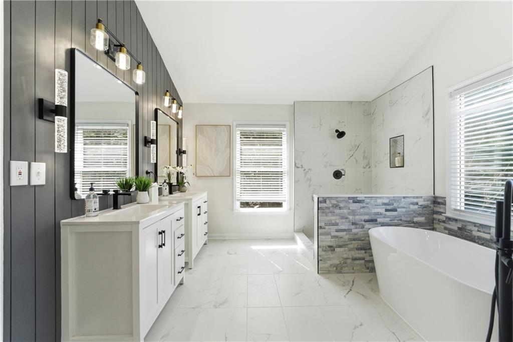 5474 Oxford Chase Way