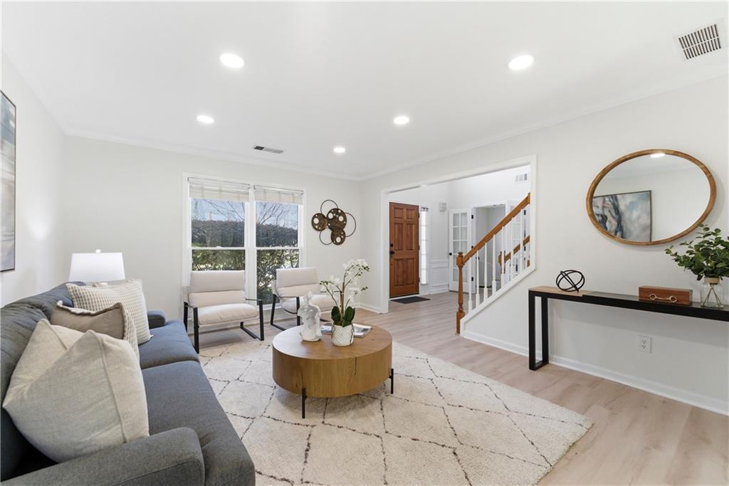 5474 Oxford Chase Way