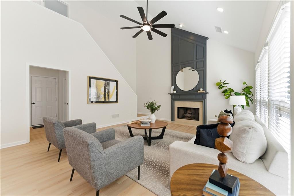 5474 Oxford Chase Way