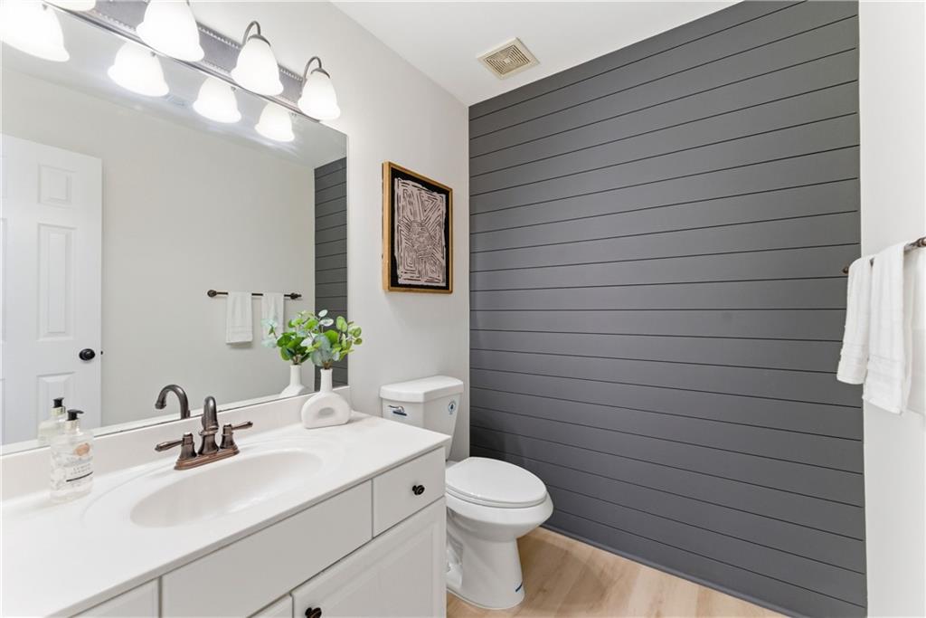 5474 Oxford Chase Way