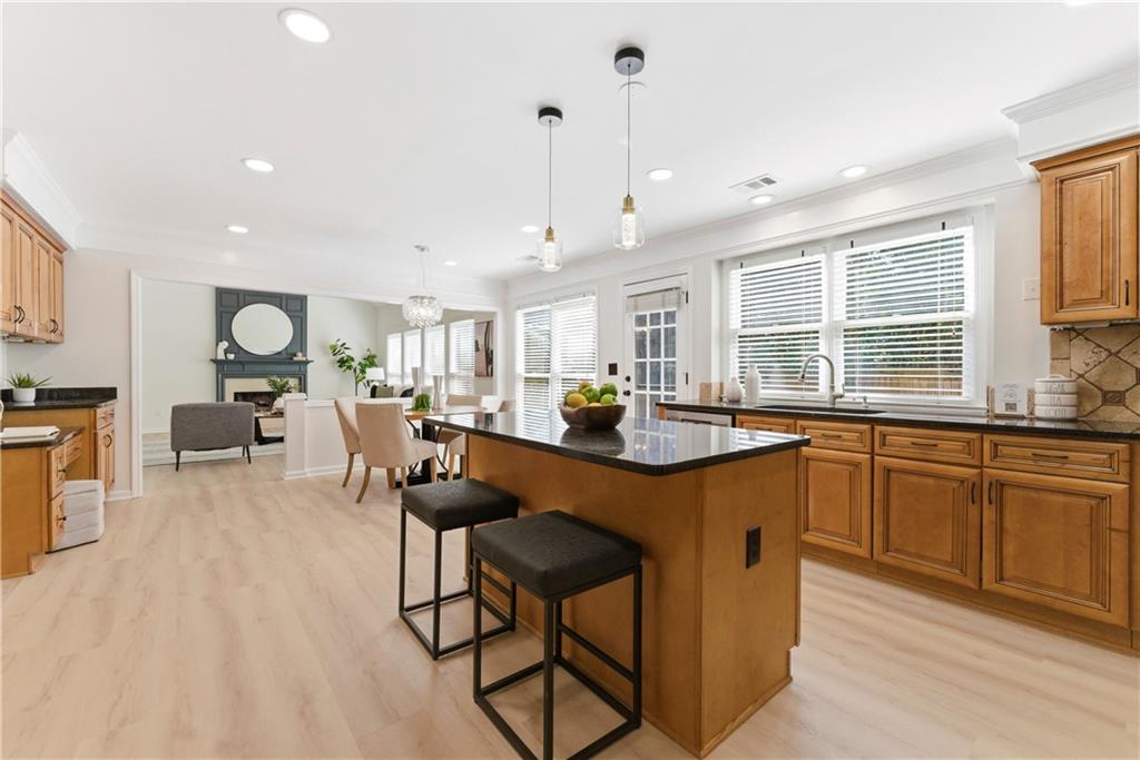 5474 Oxford Chase Way