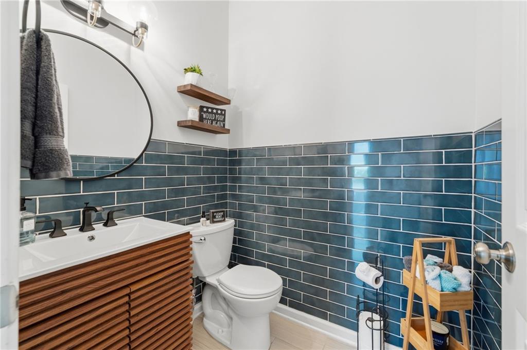 5413 Oxford Chase Way