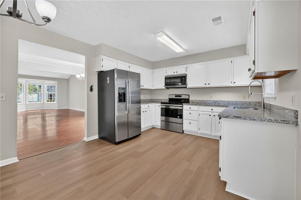 12110 Greenmont Walk