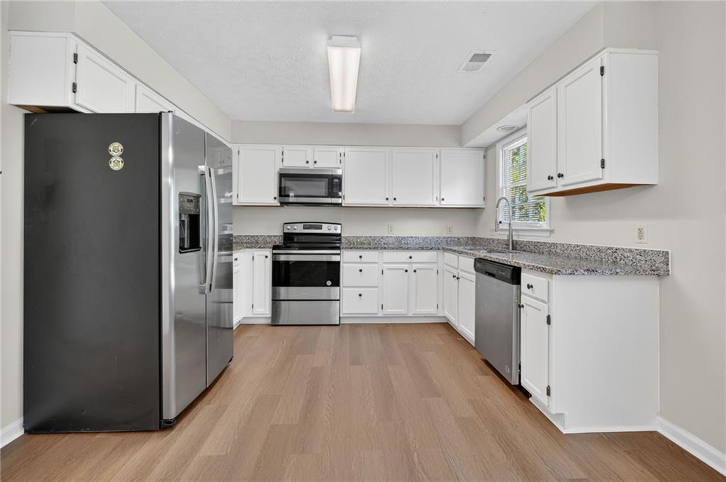 12110 Greenmont Walk
