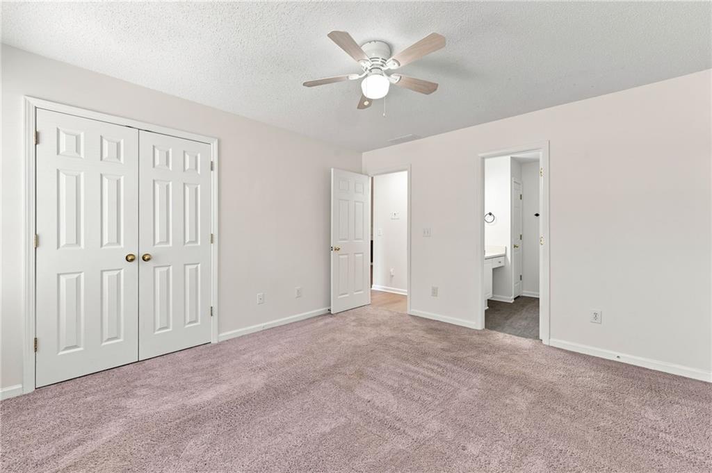 3055 Lakeside Circle